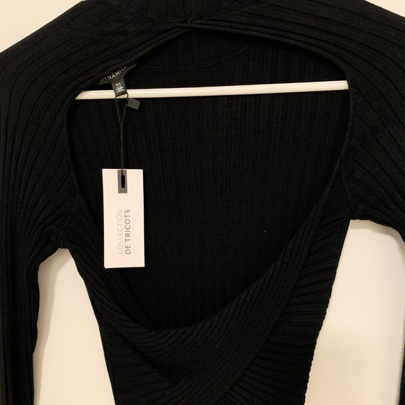 Brand New Black Twist-Back Bodysuit – Sleek, Sexy & Unworn! - Picture 3 of 6